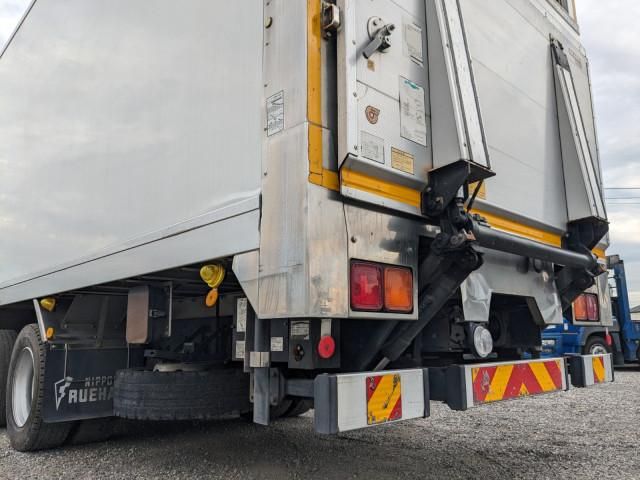 NISSAN DIESEL Quon 2016