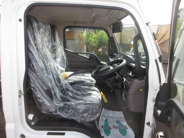 MITSUBISHI CANTER 2024