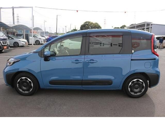 TOYOTA SIENTA HYBRID 2024
