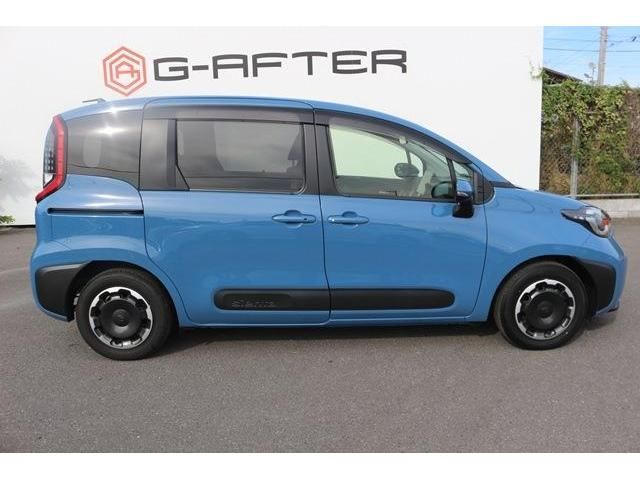 TOYOTA SIENTA HYBRID 2024