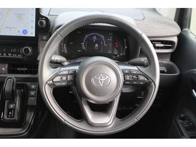 TOYOTA SIENTA HYBRID 2024