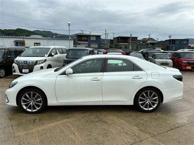 TOYOTA MARK X 2019