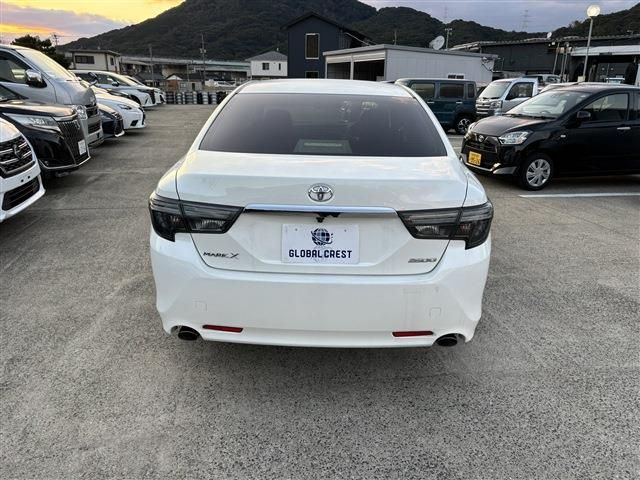 TOYOTA MARK X 2019