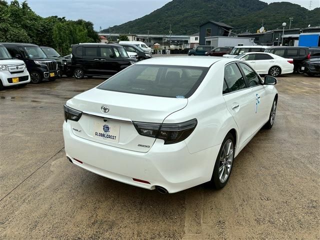TOYOTA MARK X 2019