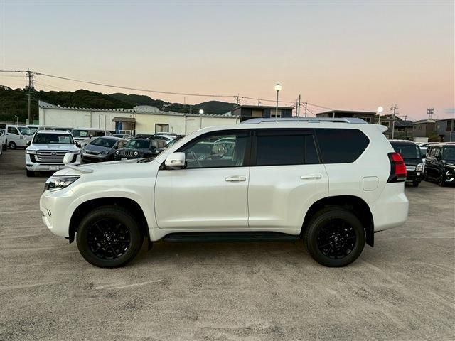 TOYOTA LANDCRUISER PRADO 2022