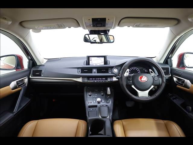 TOYOTA LEXUS CT200h 2014