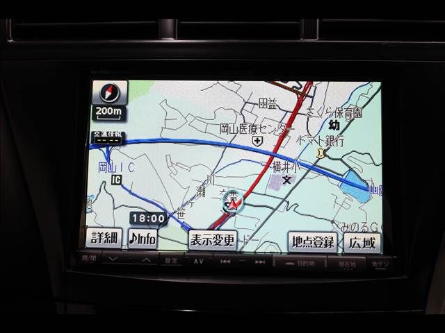 TOYOTA PRIUS Alpha 2012