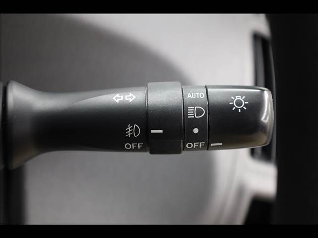 TOYOTA PRIUS Alpha 2012