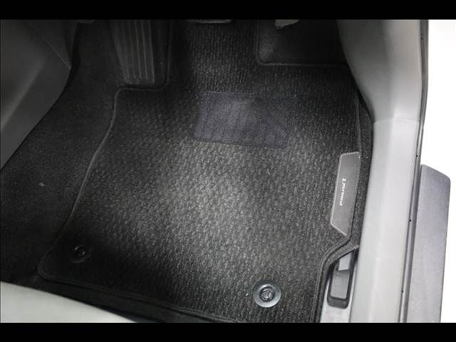 TOYOTA PRIUS Alpha 2012