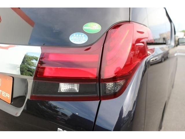 TOYOTA ALPHARD hybrid 4WD 2017