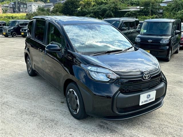 TOYOTA SIENTA HYBRID 2025