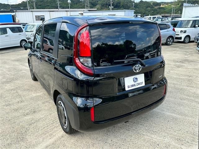 TOYOTA SIENTA HYBRID 2025