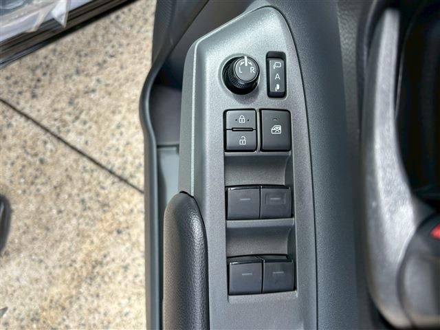 TOYOTA SIENTA HYBRID 2025