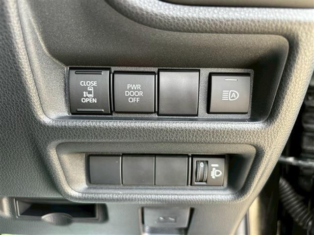 TOYOTA SIENTA HYBRID 2025