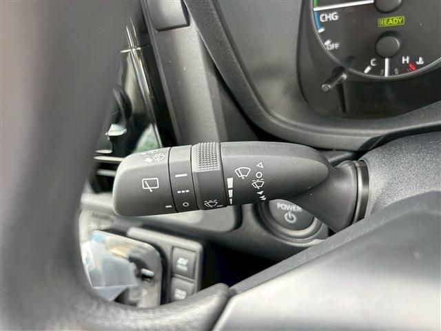 TOYOTA SIENTA HYBRID 2025