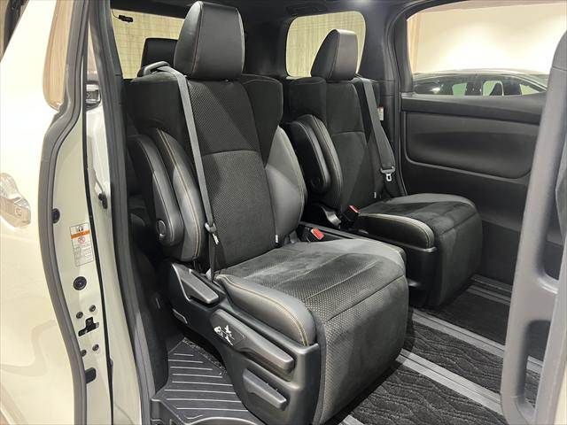 TOYOTA ALPHARD hybrid 4WD 2020