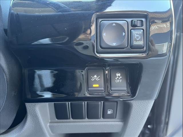 NISSAN NV350 CARAVAN 2017