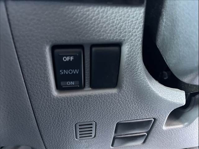 NISSAN NV350 CARAVAN 2017