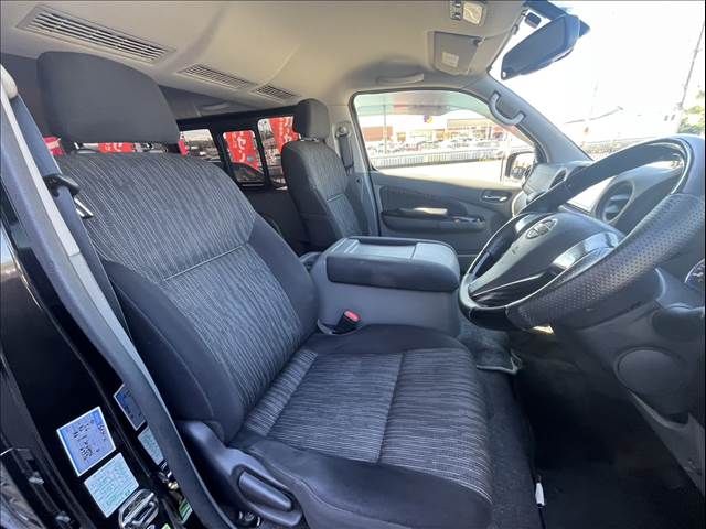 NISSAN NV350 CARAVAN 2017