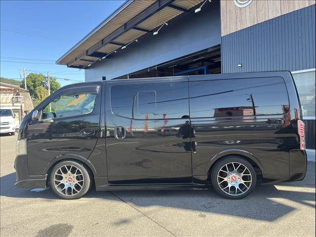 NISSAN NV350 CARAVAN 2017