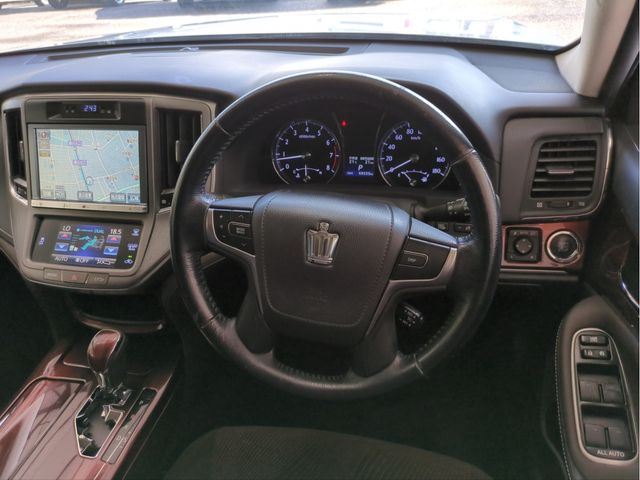 TOYOTA CROWN sedan 2012