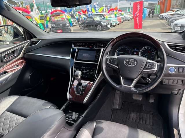 TOYOTA HARRIER 4WD 2016