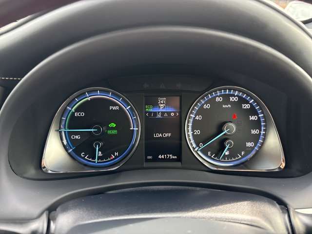 TOYOTA HARRIER 4WD 2016