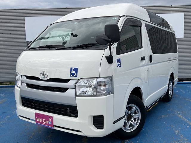 TOYOTA HIACE van 4WD 2017