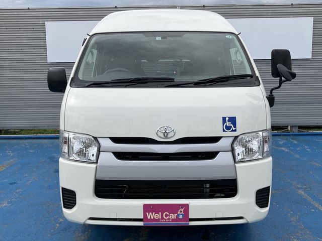 TOYOTA HIACE van 4WD 2017