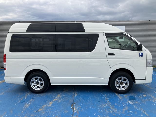 TOYOTA HIACE van 4WD 2017