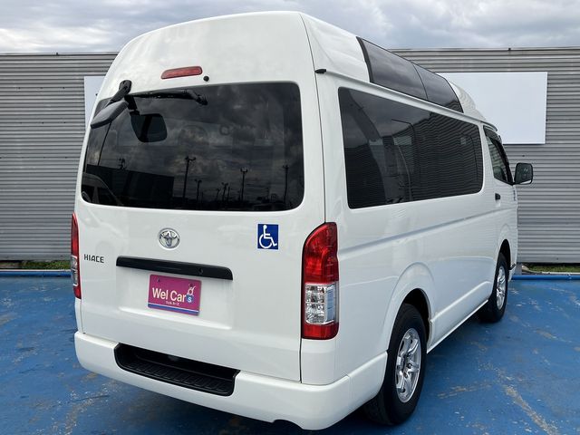 TOYOTA HIACE van 4WD 2017