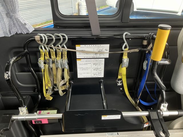 TOYOTA HIACE van 4WD 2017