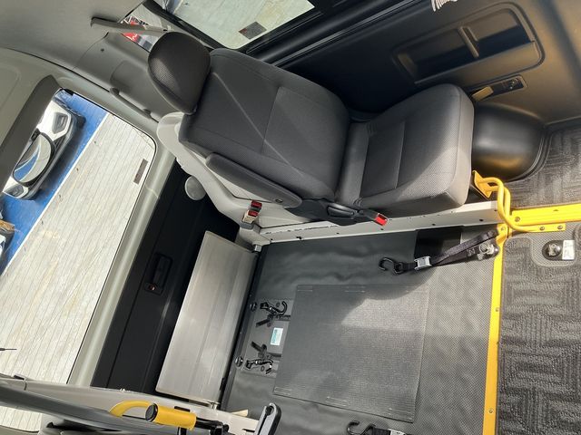 TOYOTA HIACE van 4WD 2017