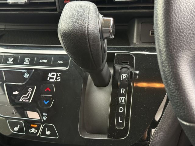 MITSUBISHI ek X 2021