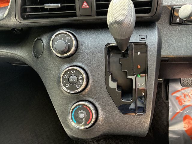 TOYOTA SIENTA 4WD 2016