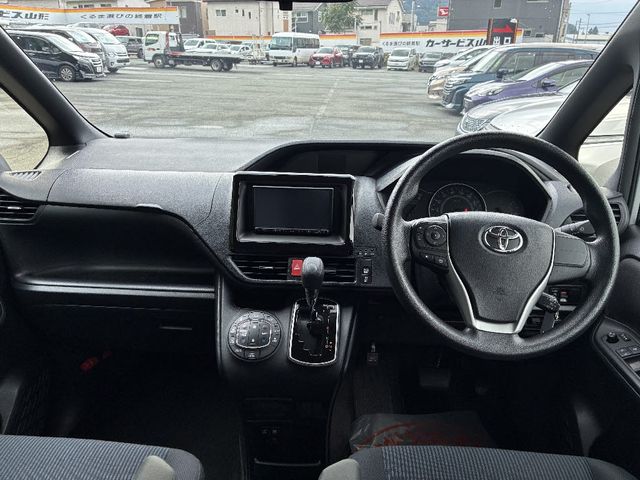 TOYOTA NOAH 4WD 2020