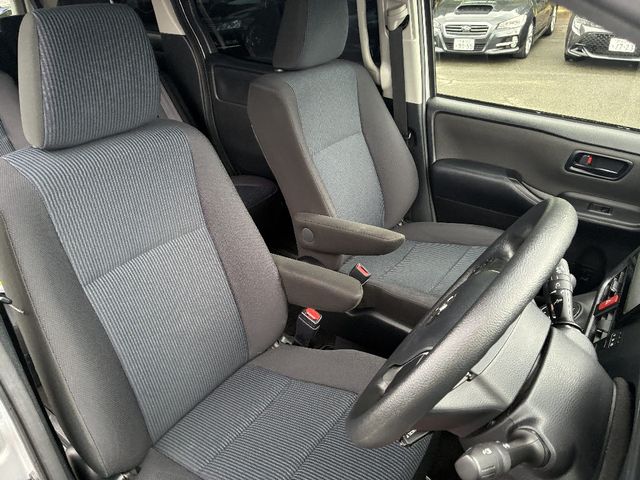 TOYOTA NOAH 4WD 2020