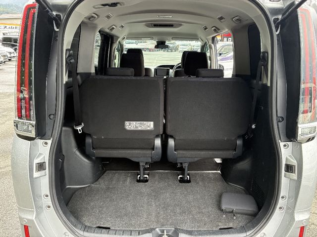 TOYOTA NOAH 4WD 2020