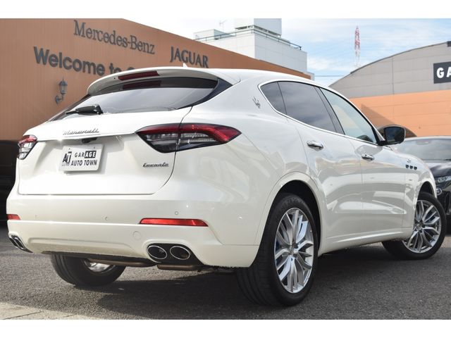 MASERATI MASERATI Levante 2022