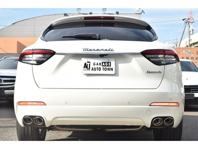 MASERATI MASERATI Levante 2022