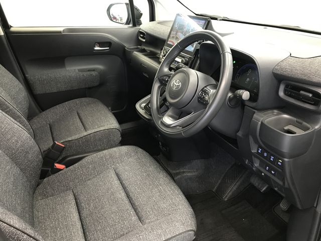 TOYOTA SIENTA HYBRID 2023