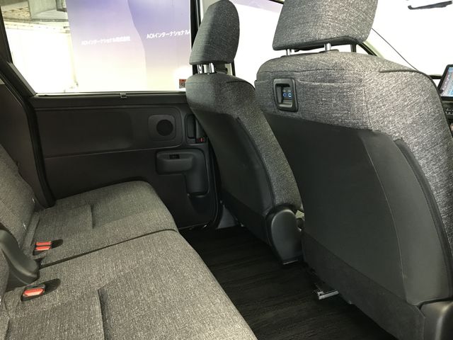 TOYOTA SIENTA HYBRID 2023