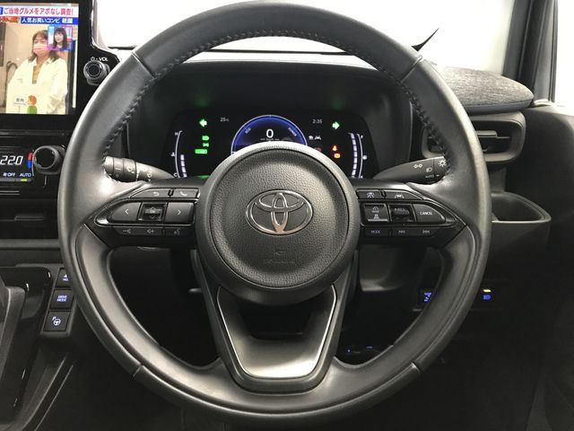 TOYOTA SIENTA HYBRID 2023