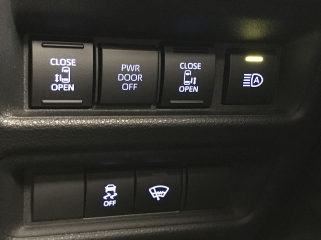 TOYOTA SIENTA HYBRID 2023