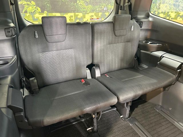 TOYOTA NOAH HYBRID 2023