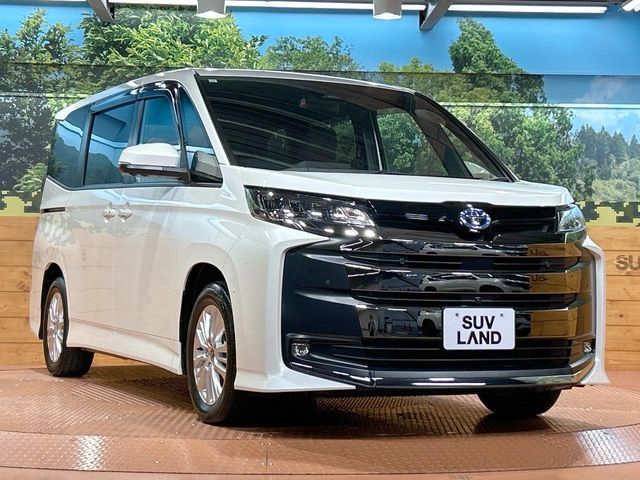 TOYOTA NOAH HYBRID 2023