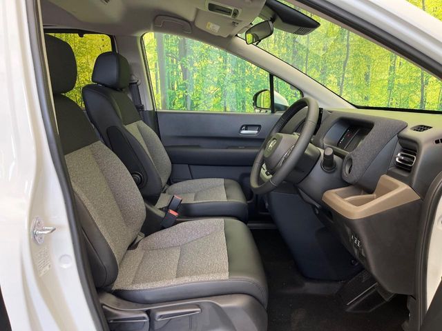 HONDA FREED e:HEV 2025