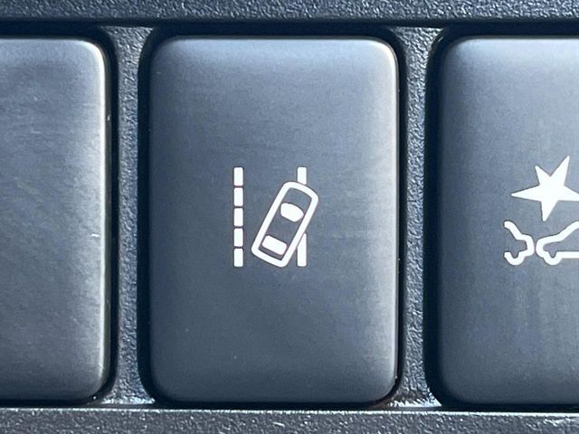 MITSUBISHI DELICA D:5 4WD 2023