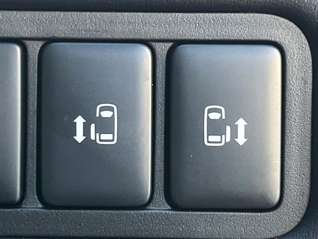 MITSUBISHI DELICA D:5 4WD 2023