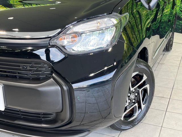 TOYOTA SIENTA HYBRID 2023